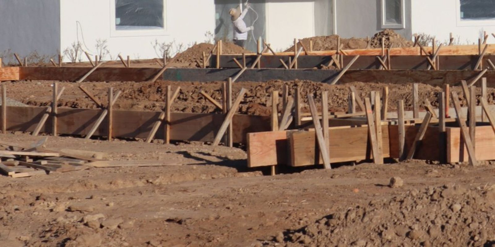 Boxing and foundations on site